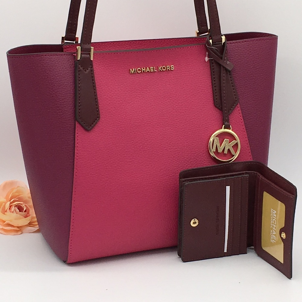 MICHAEL KORS KIMBERLY SM BONDED TOTE & WALLET SET - Picture 1 of 8